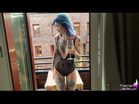 ❤️ Τρομερό κορίτσι ρουφάει και γαμάει παθιασμένα στους ανοιχτούς ουρανούς ️ Ποιότητα σεξ ️